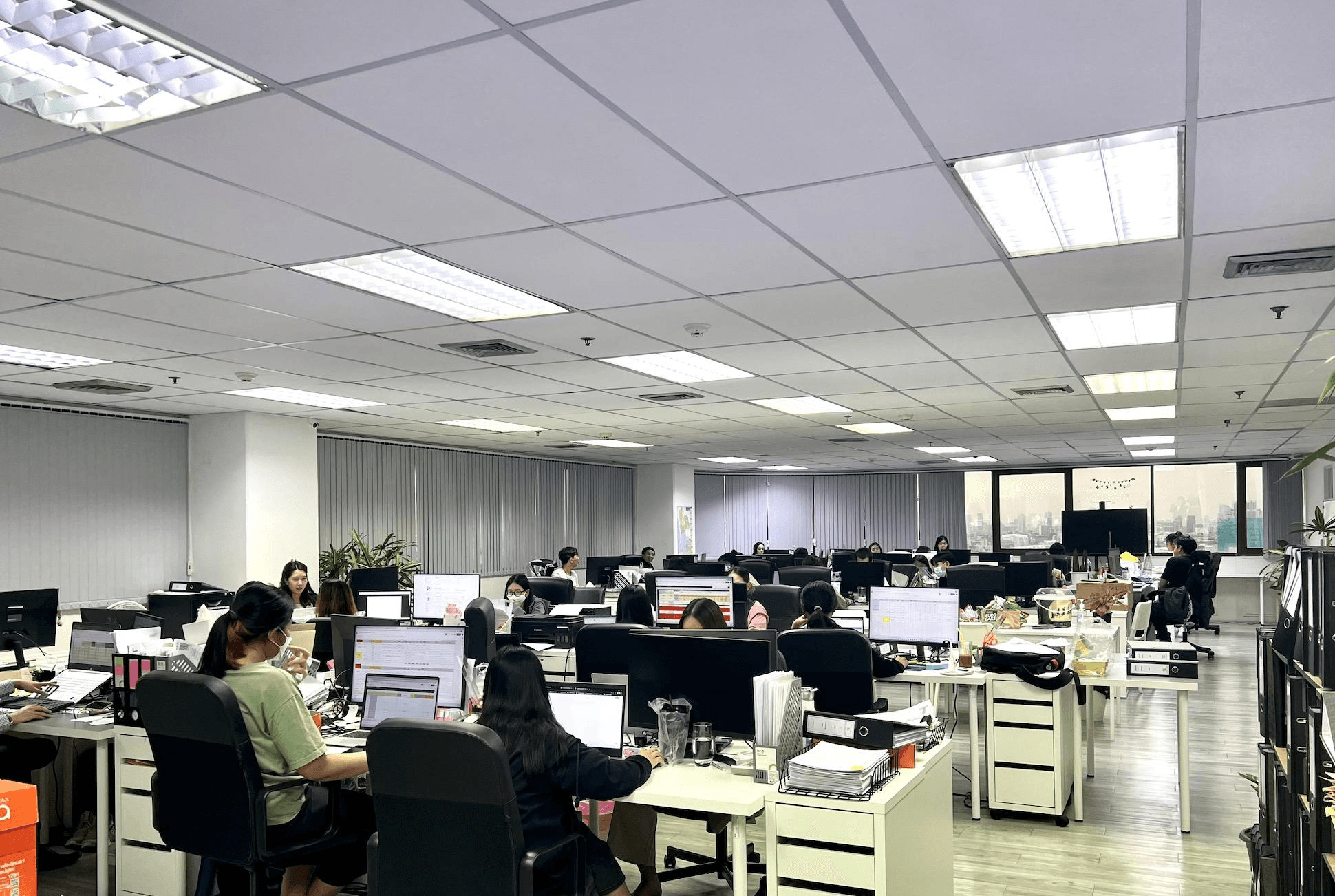 Pra Jiad office environment